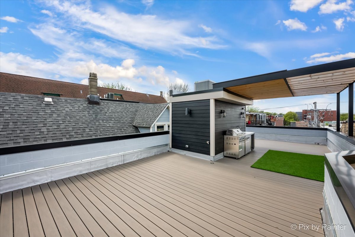 2334 N Oakley Avenue