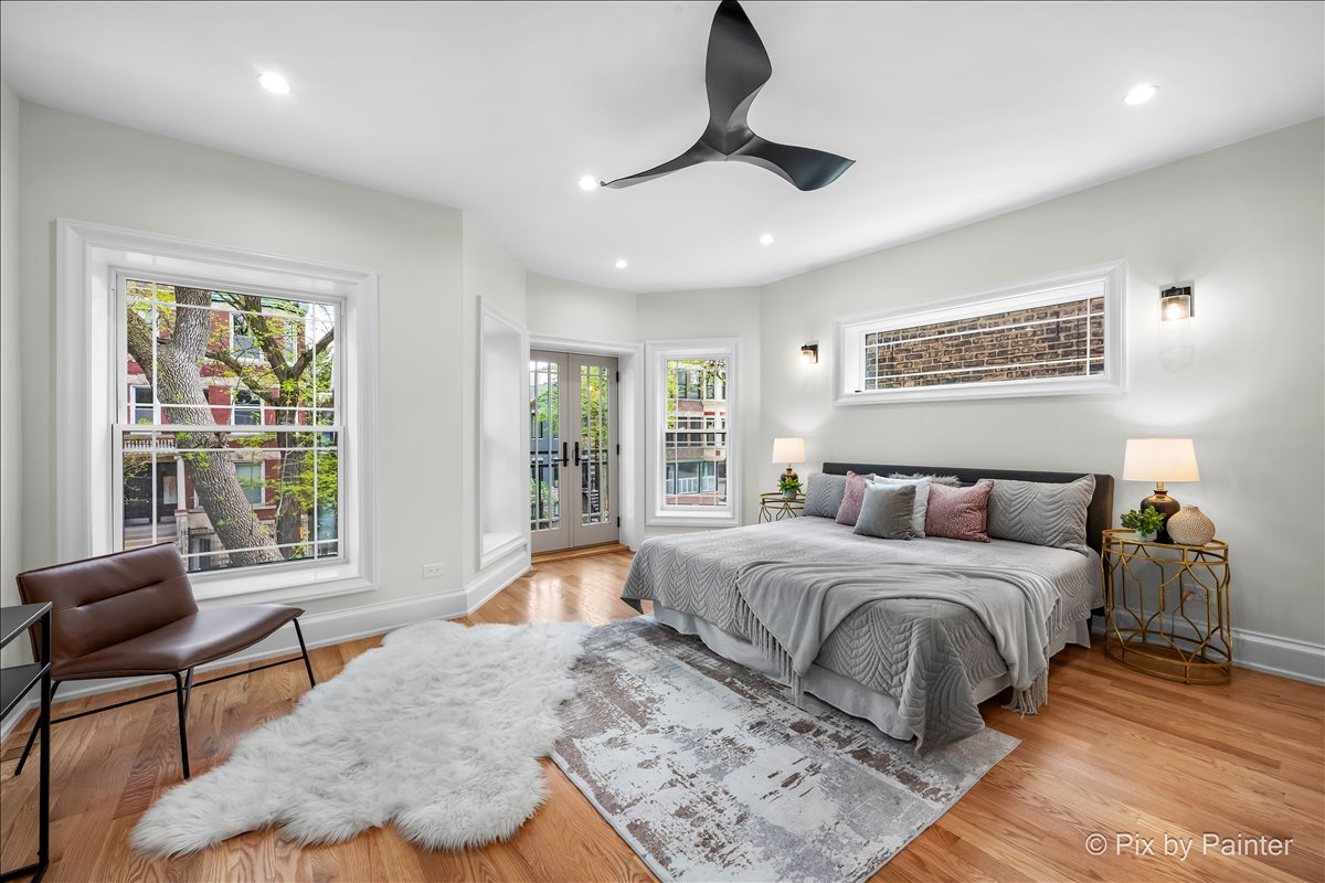 2334 N Oakley Avenue