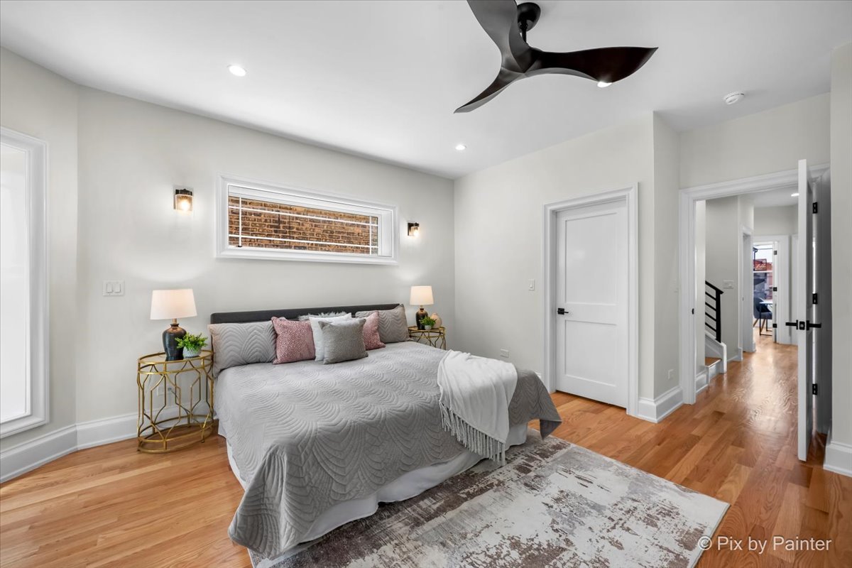 2334 N Oakley Avenue