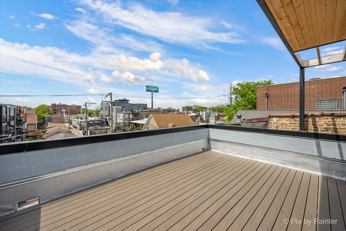 2334 N Oakley Avenue