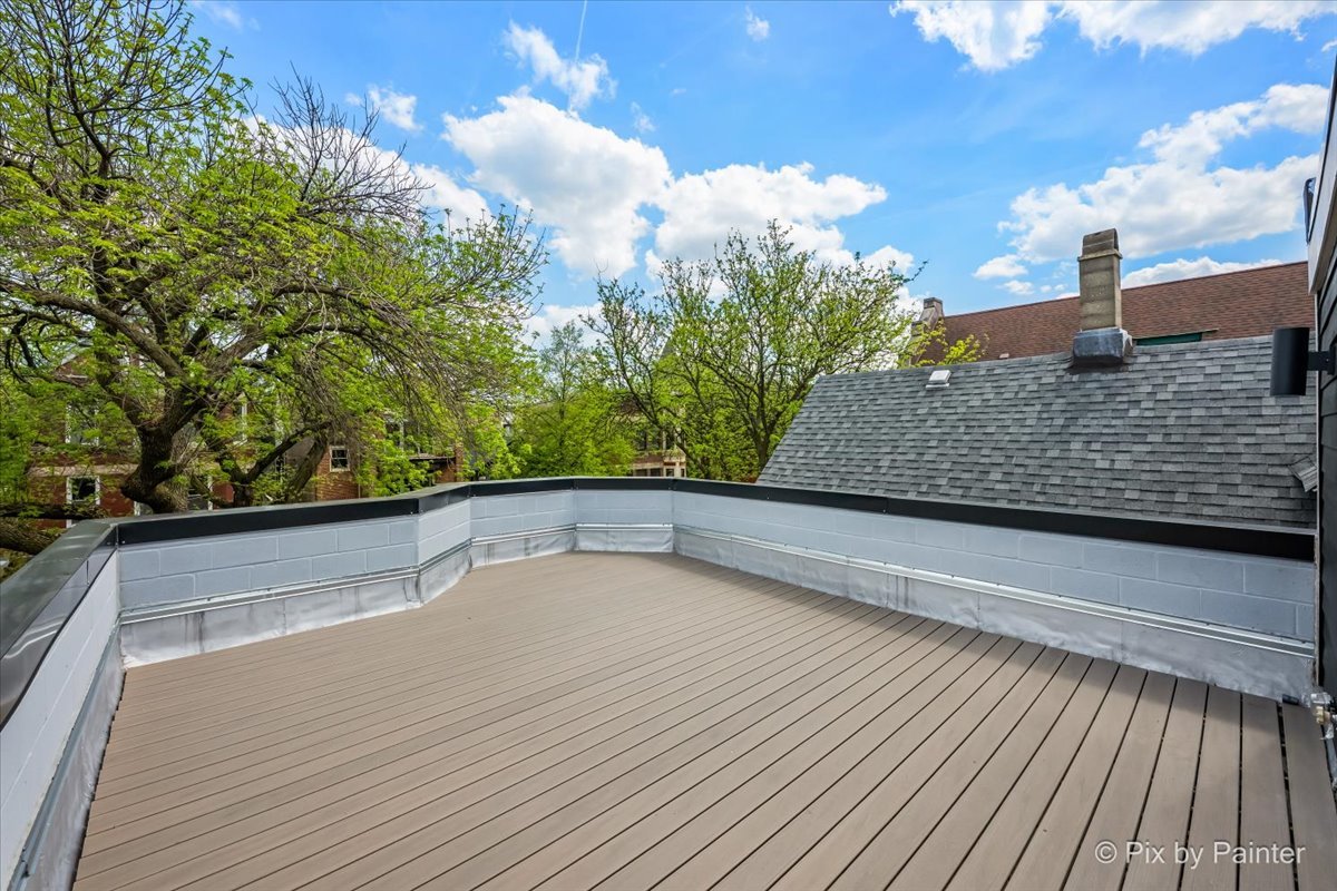 2334 N Oakley Avenue