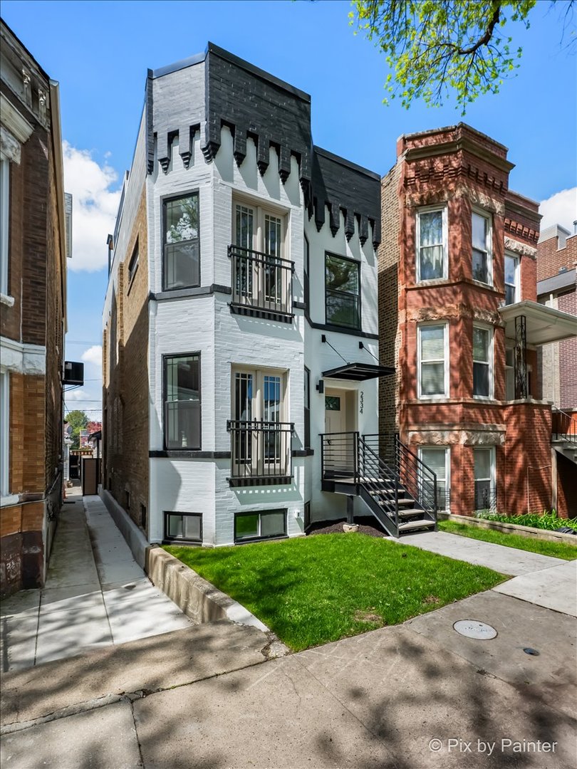 2334 N Oakley Avenue