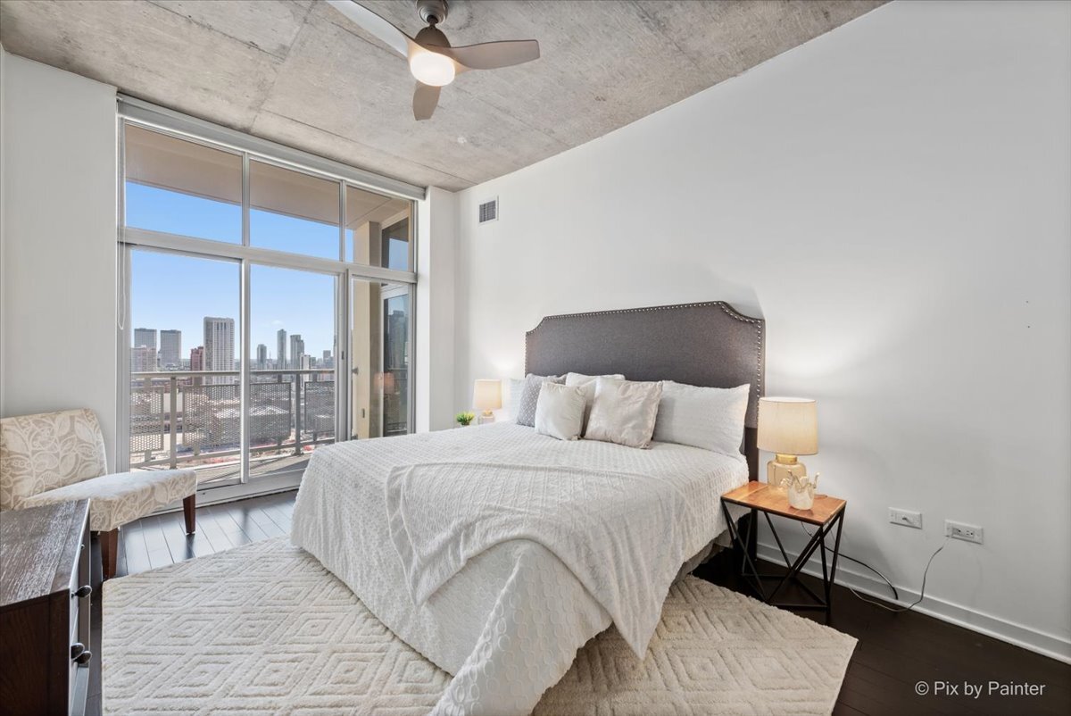 700 N Larrabee Street Unit: 1811