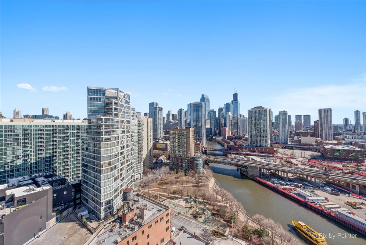 700 N Larrabee Street Unit: 1811