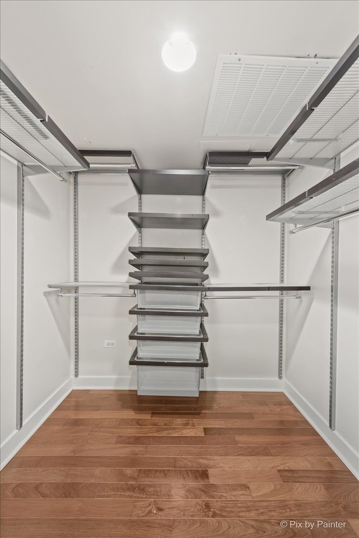 744 N Clark Street Unit: 705