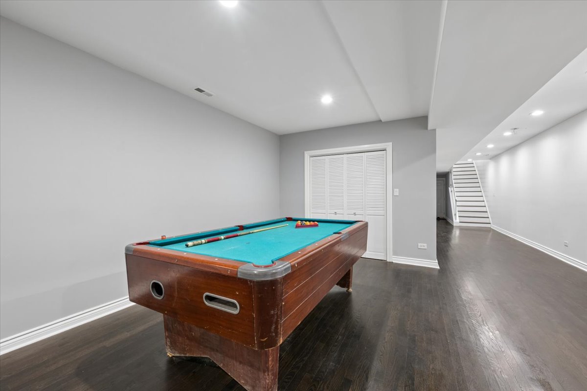 2212 W MONROE Street Unit: 1W
