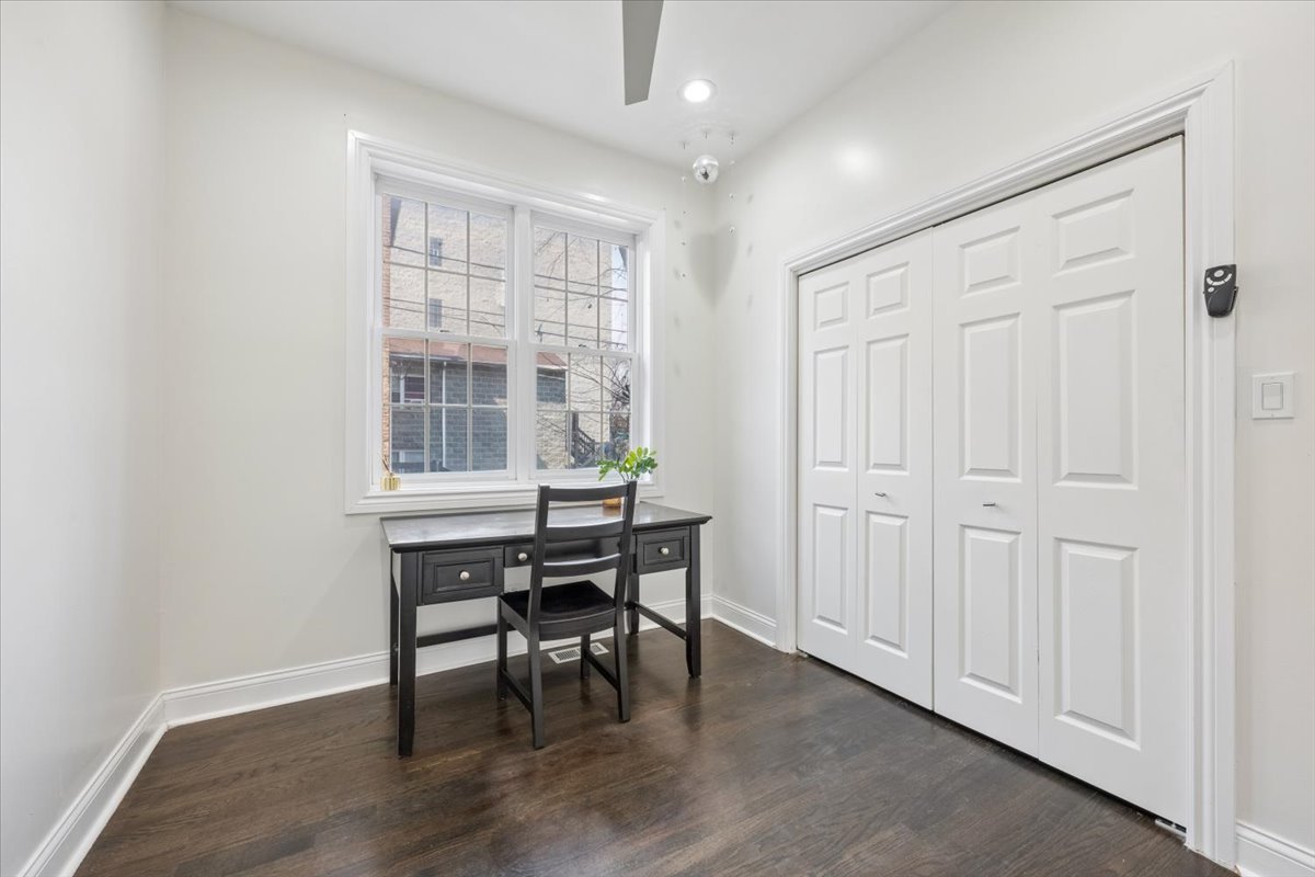 2212 W MONROE Street Unit: 1W