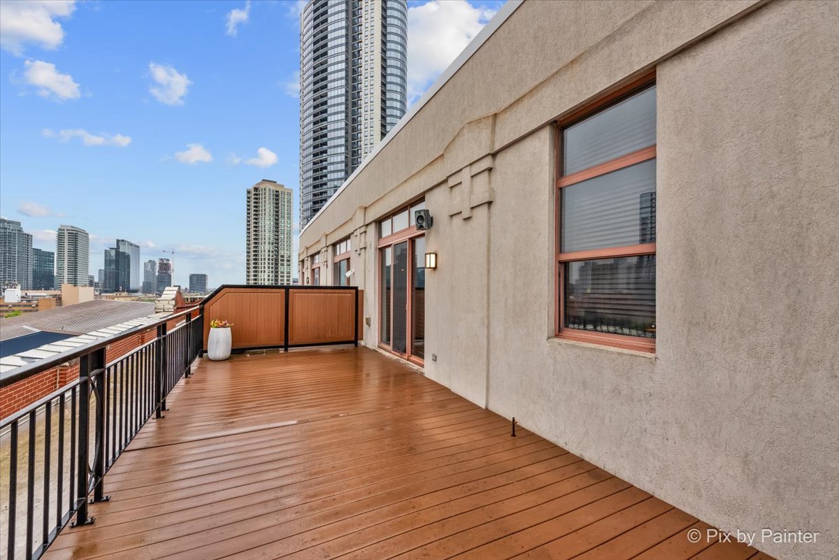 360 W Illinois Street Unit: 607