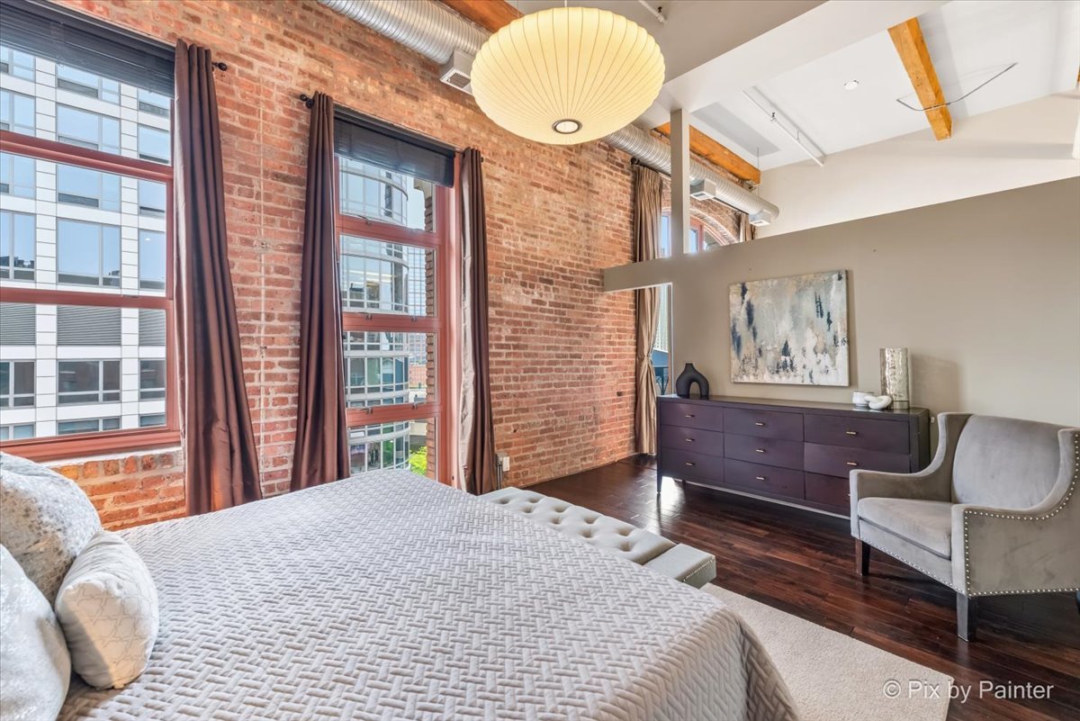 360 W Illinois Street Unit: 607