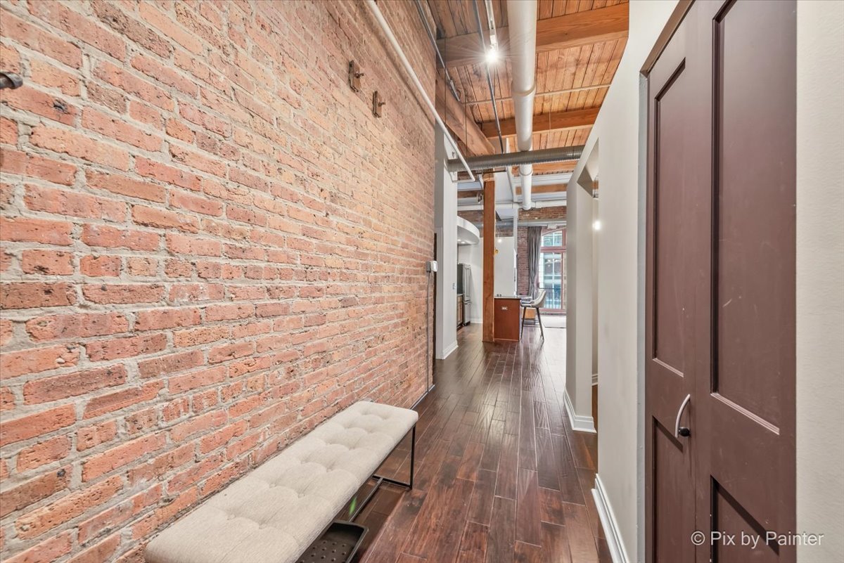 360 W Illinois Street Unit: 607