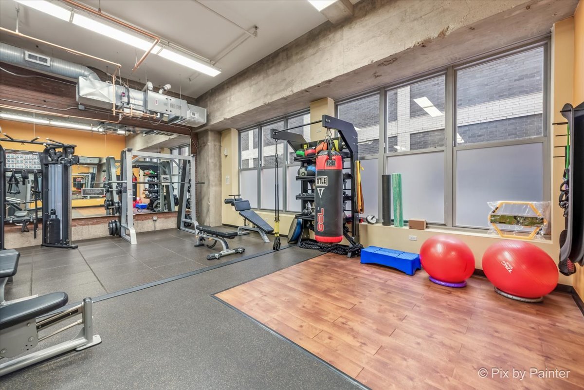 360 W Illinois Street Unit: 607