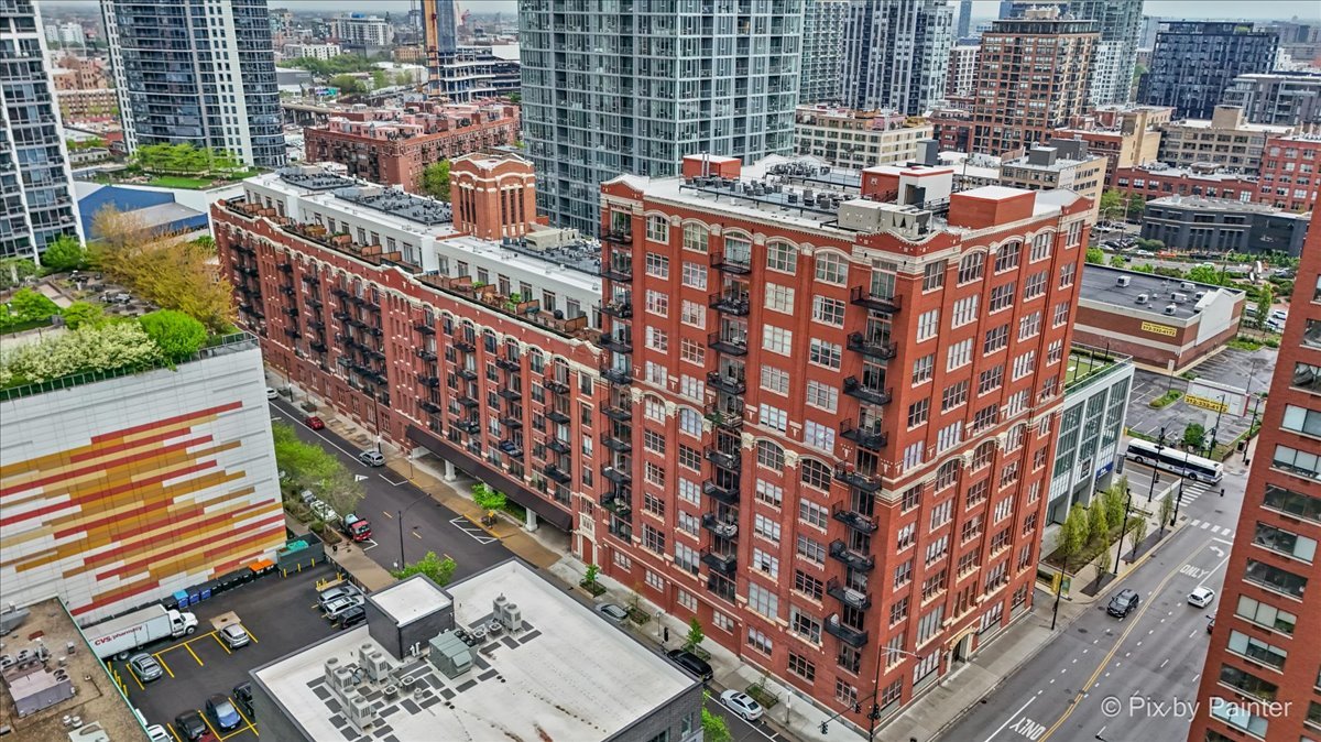 360 W Illinois Street Unit: 607