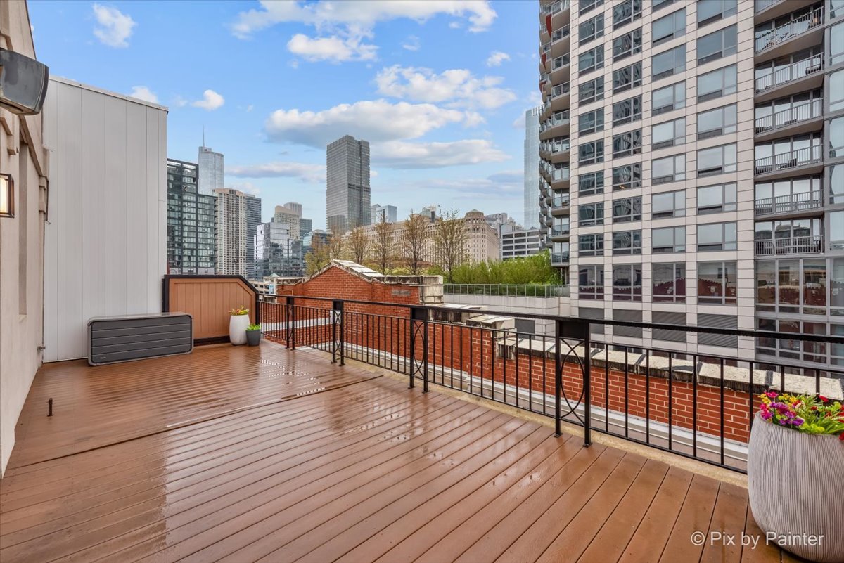 360 W Illinois Street Unit: 607
