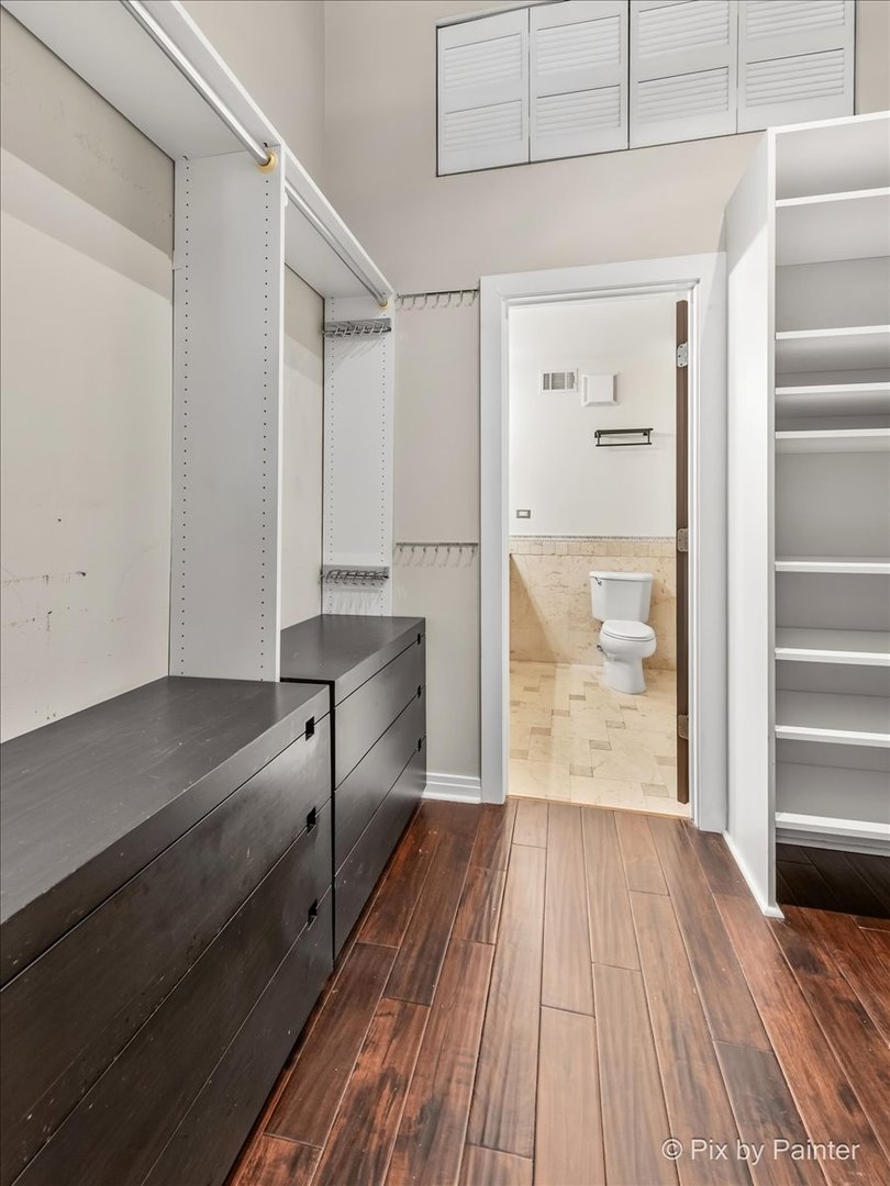 360 W Illinois Street Unit: 607