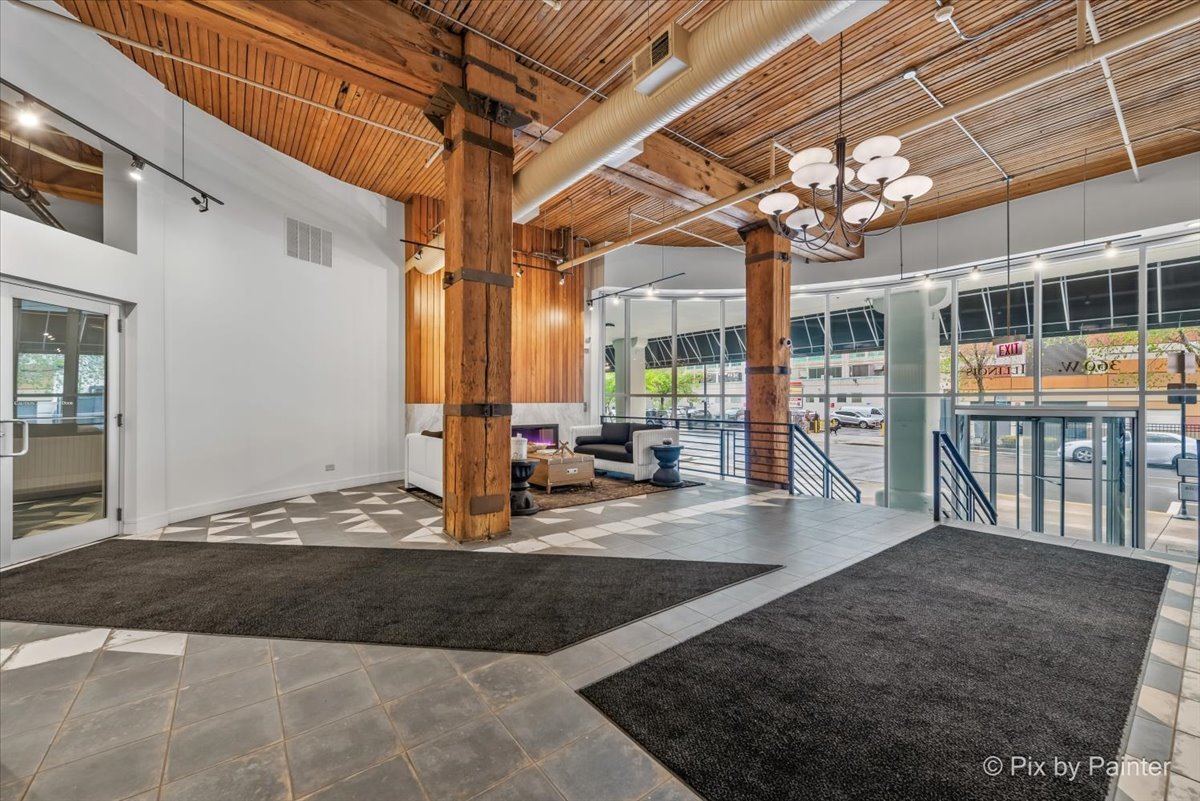 360 W Illinois Street Unit: 607