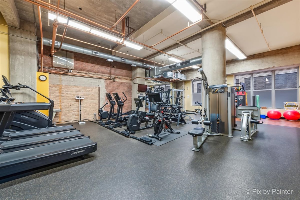 360 W Illinois Street Unit: 607