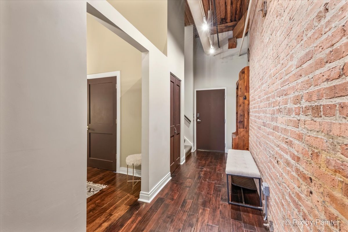 360 W Illinois Street Unit: 607