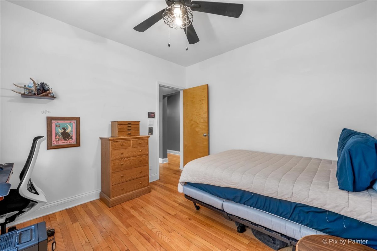 1536 W Fargo Avenue Unit: 1S