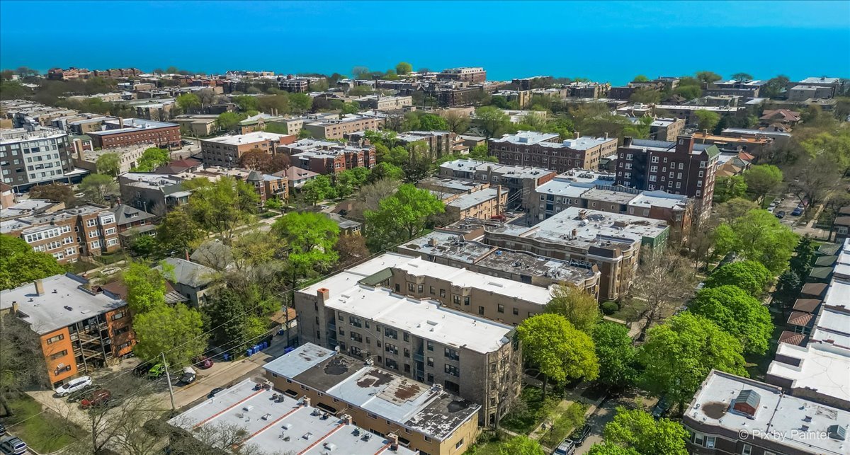 1536 W Fargo Avenue Unit: 1S