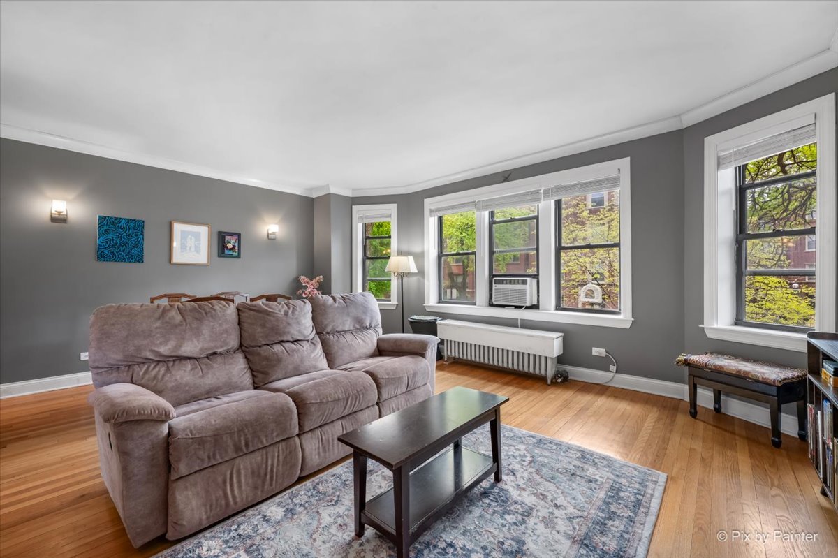 1536 W Fargo Avenue Unit: 1S