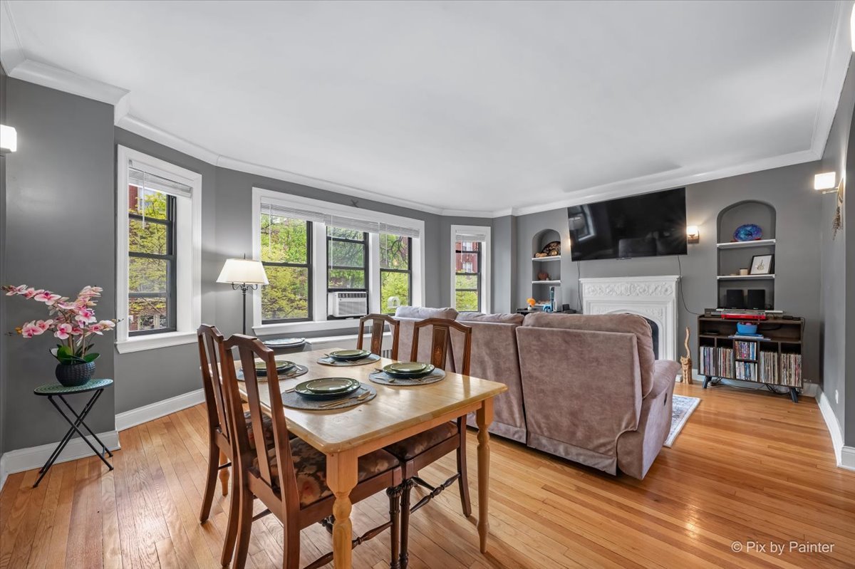 1536 W Fargo Avenue Unit: 1S