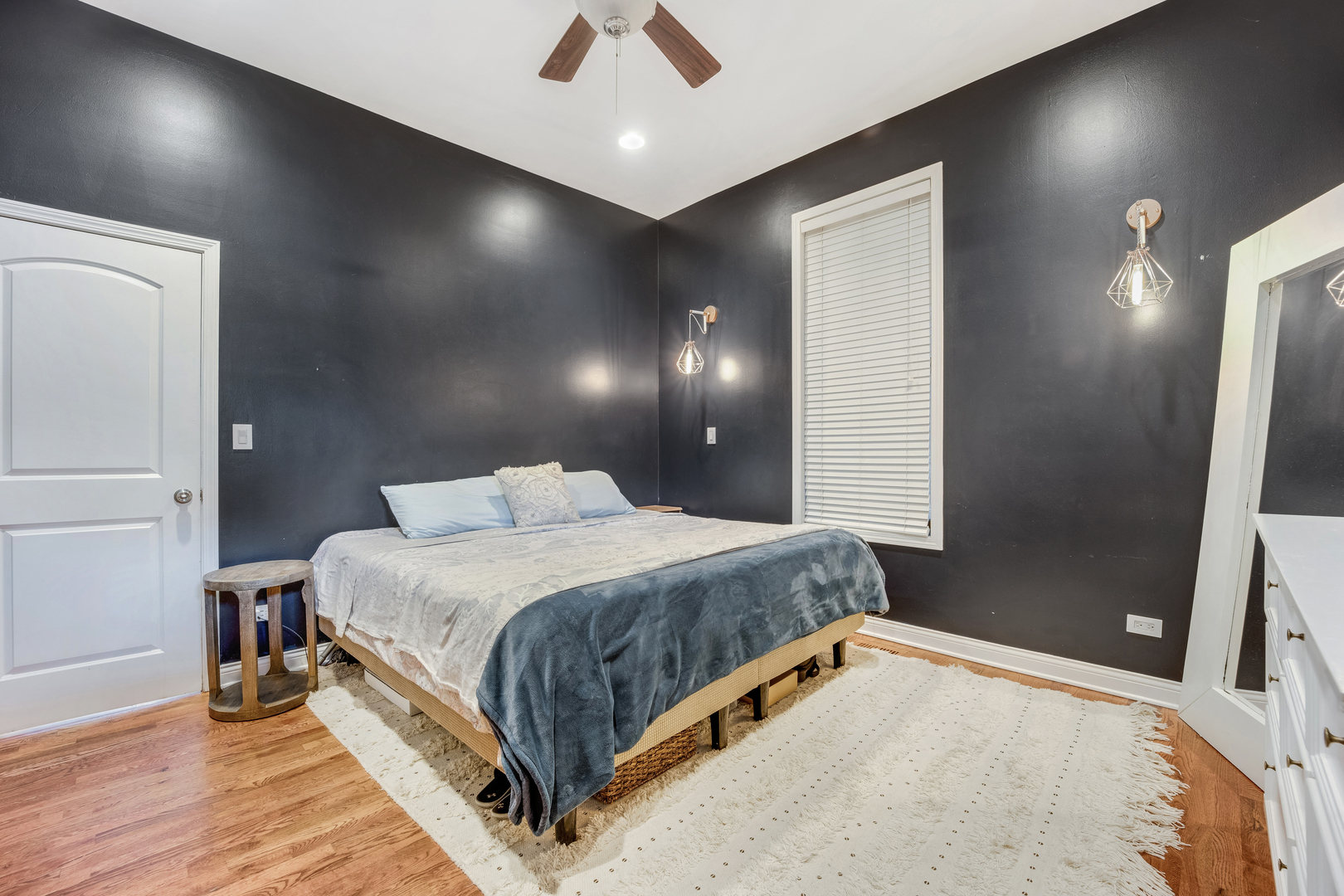 1111 N Mozart Street Unit: 1