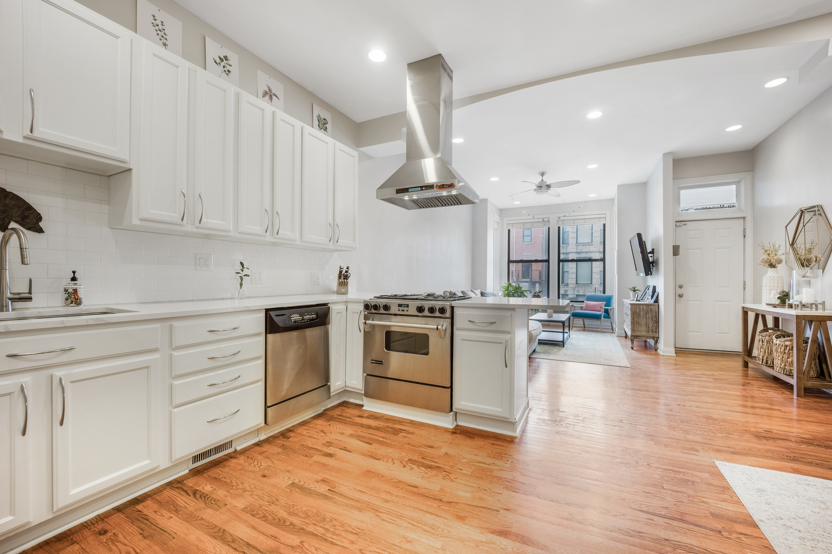1111 N Mozart Street Unit: 1