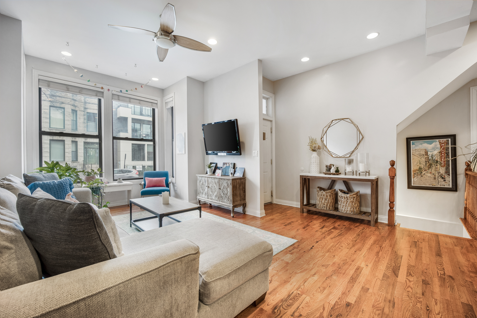1111 N Mozart Street Unit: 1