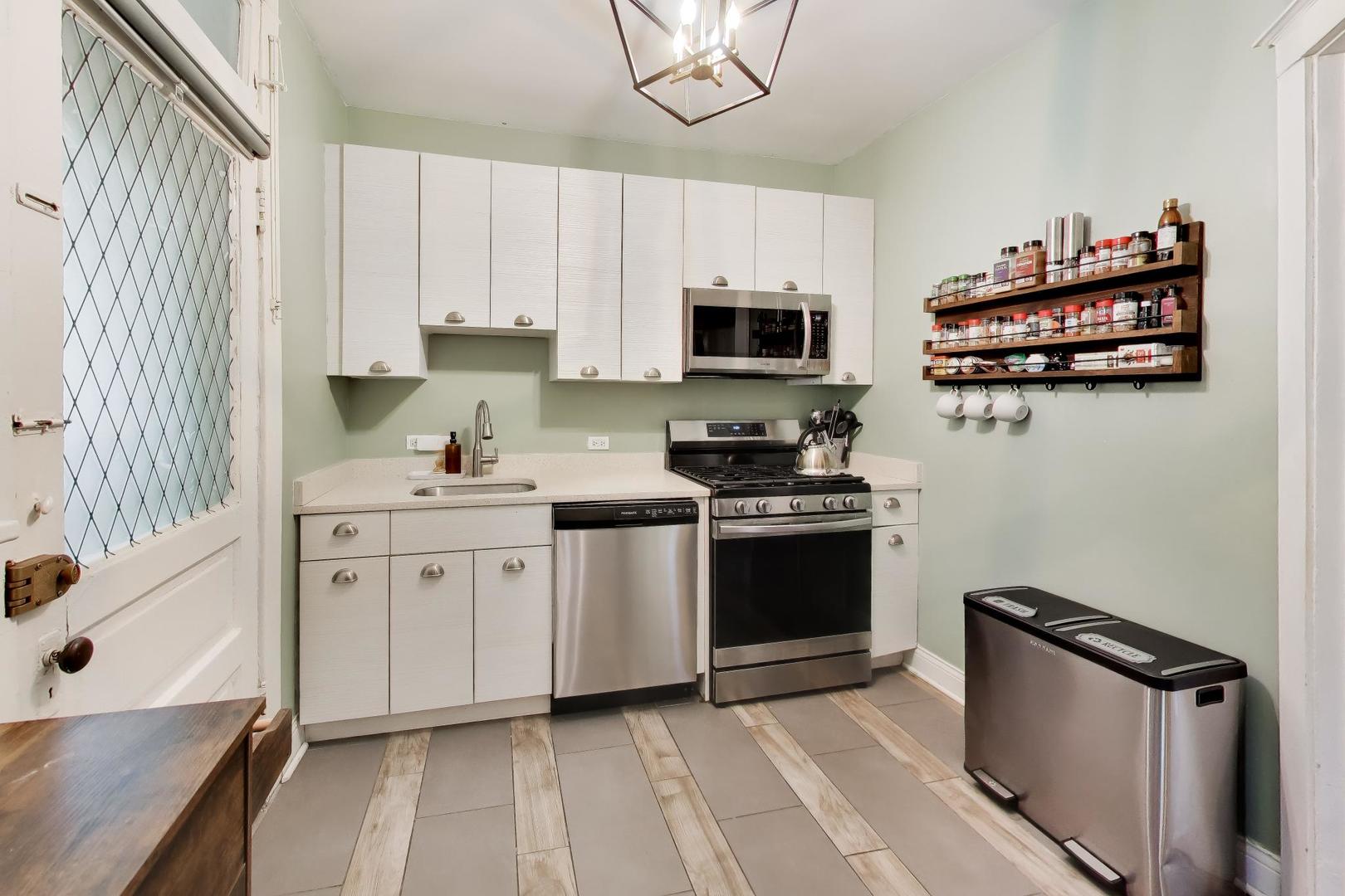 5924 N MAGNOLIA Avenue Unit: 1N