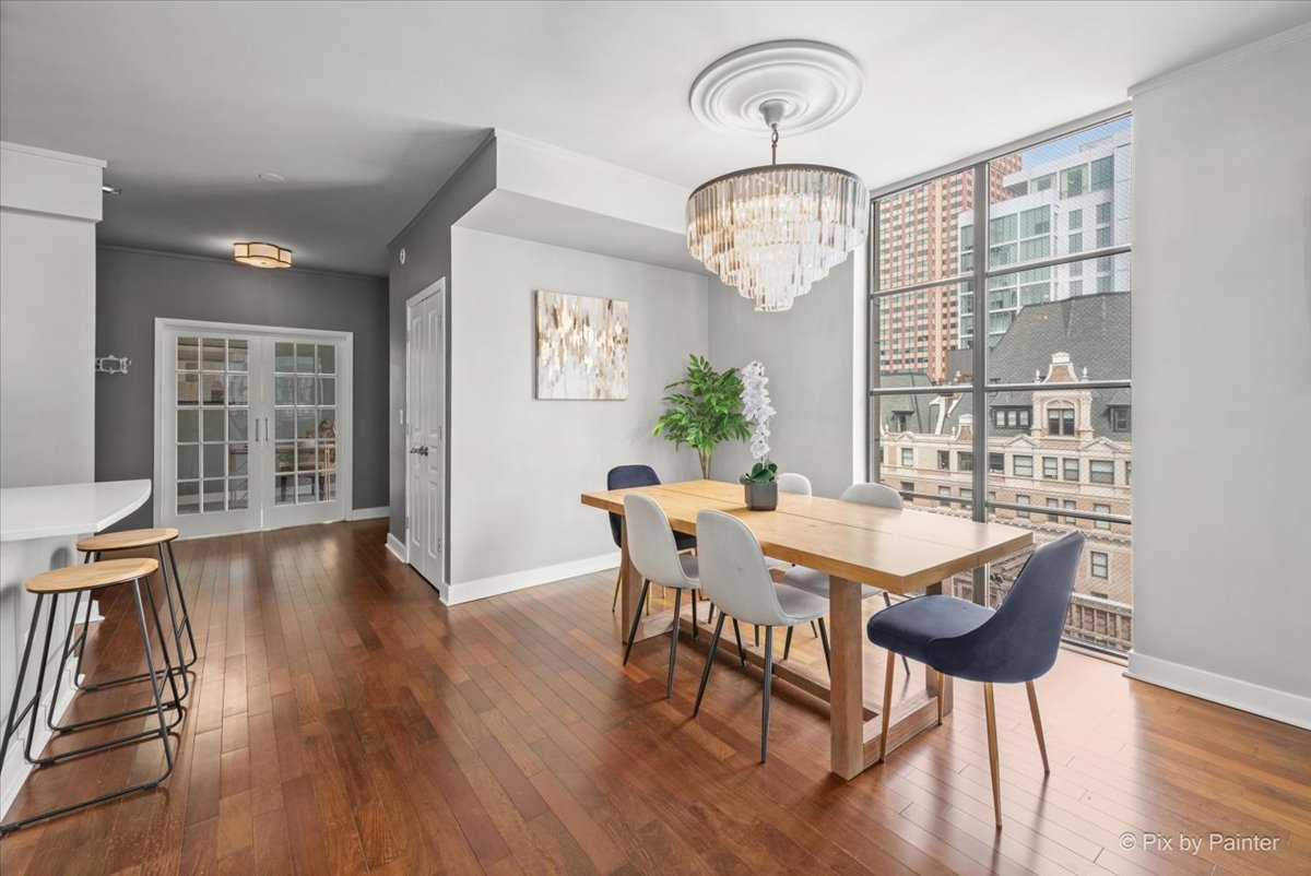 744 N Clark Street Unit: 705