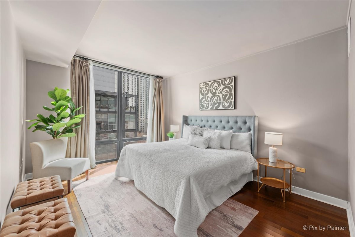 744 N Clark Street Unit: 705