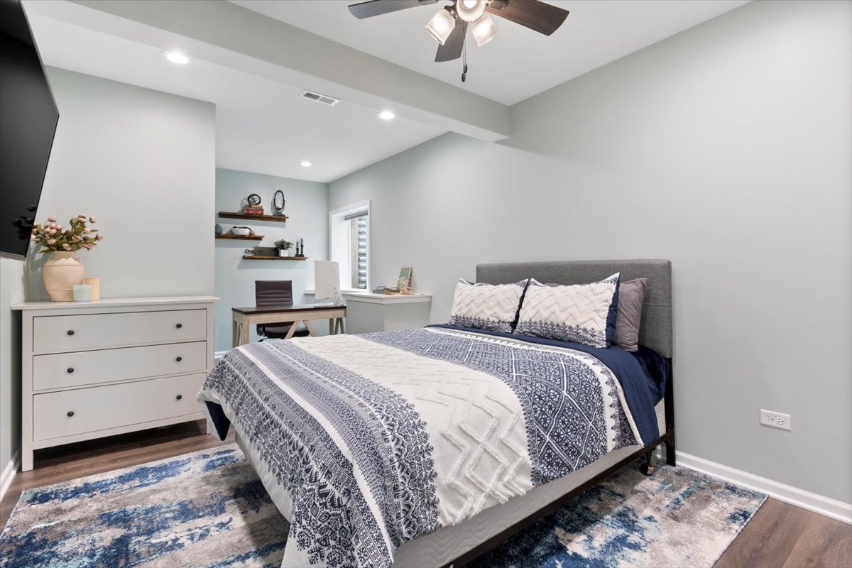 1516 HARTFORD Lane