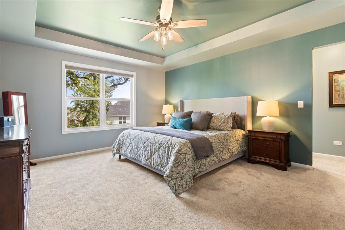 1516 HARTFORD Lane