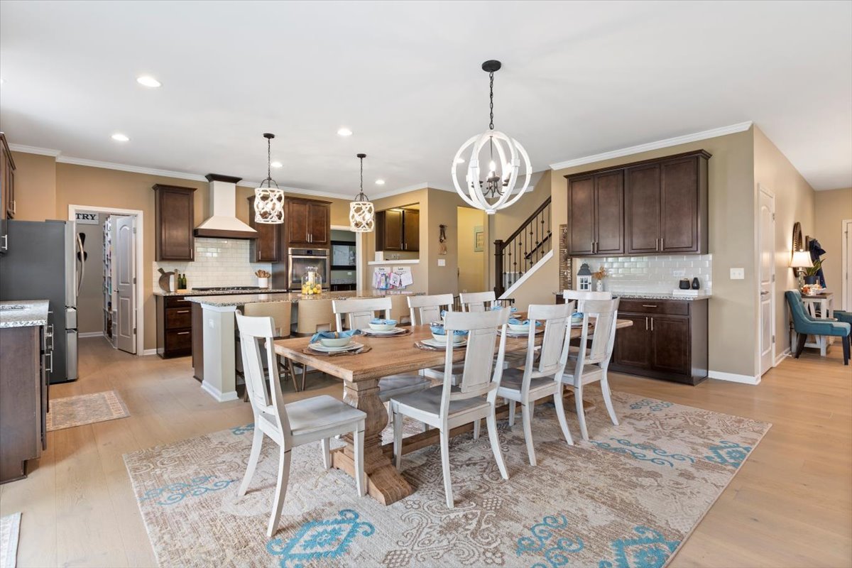 1516 HARTFORD Lane
