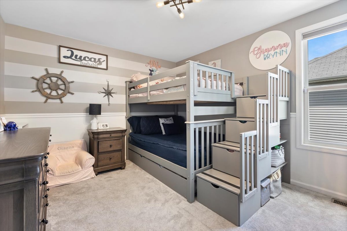 1516 HARTFORD Lane