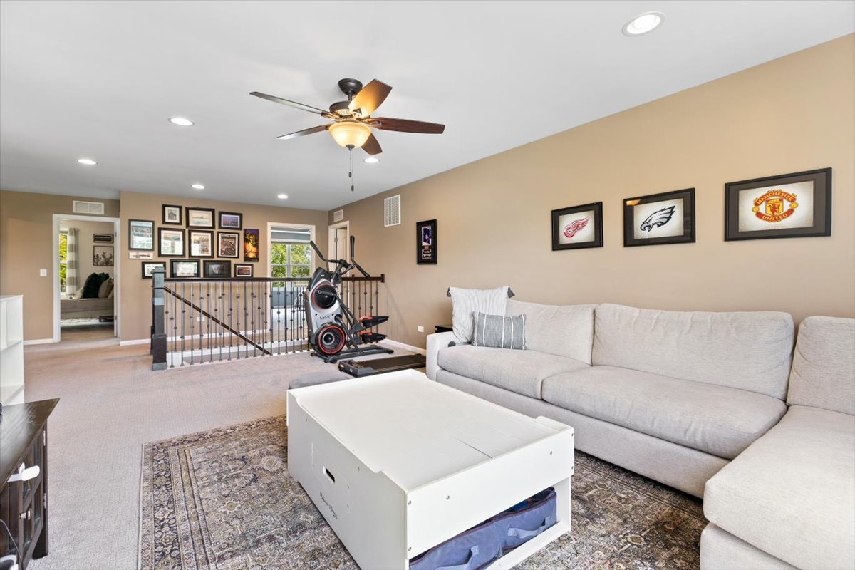 1516 HARTFORD Lane
