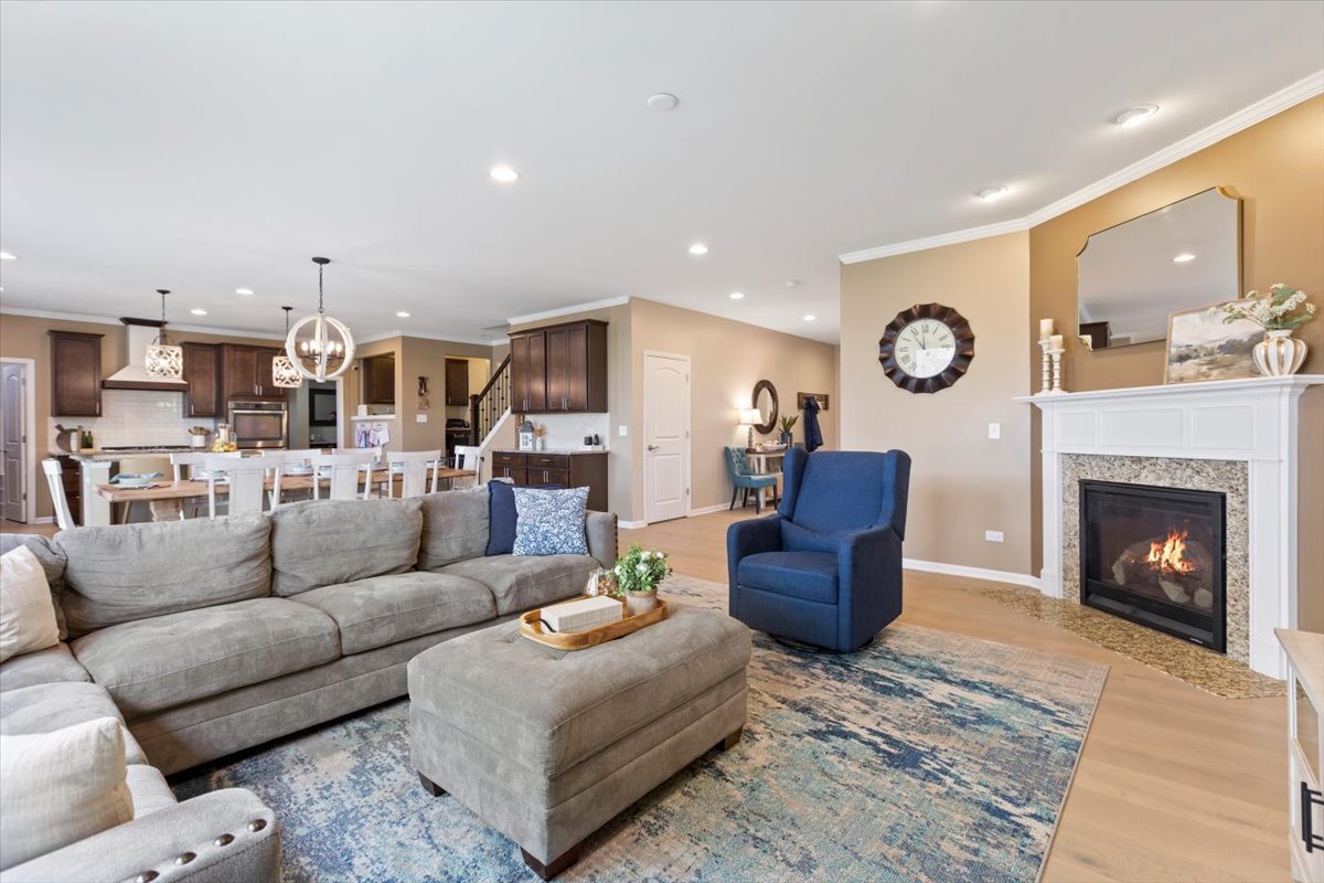 1516 HARTFORD Lane