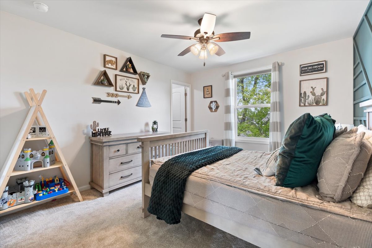 1516 HARTFORD Lane