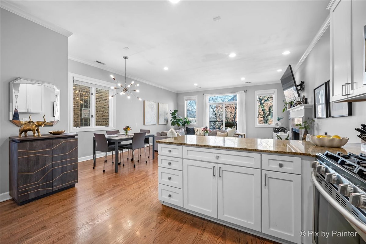 2216 N Hamilton Avenue Unit: 3