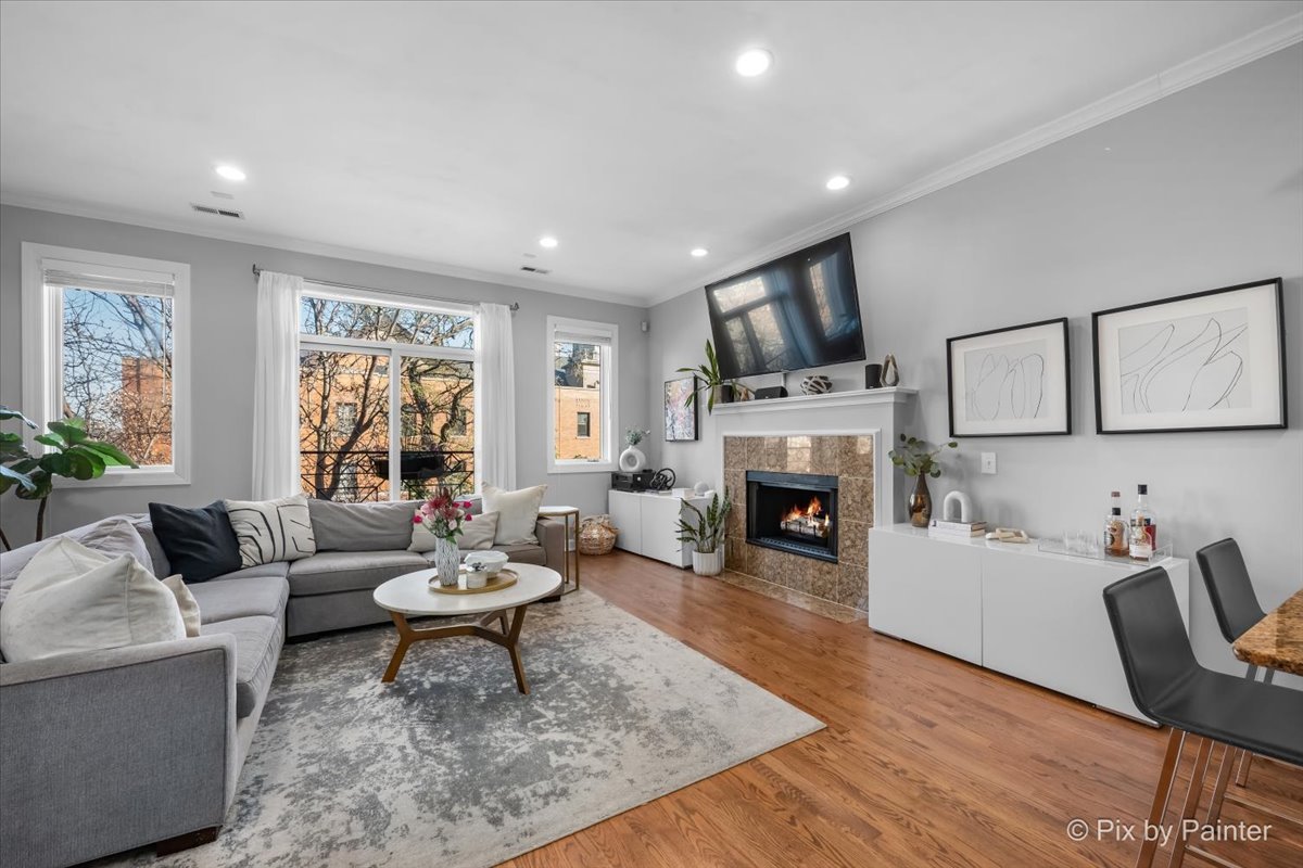 2216 N Hamilton Avenue Unit: 3