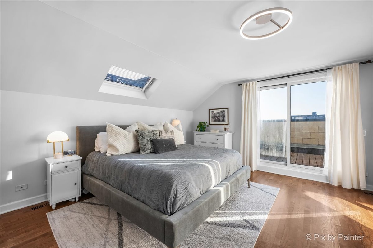 2216 N Hamilton Avenue Unit: 3
