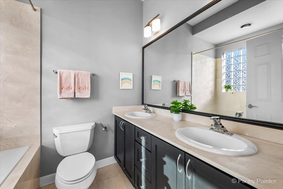 2216 N Hamilton Avenue Unit: 3