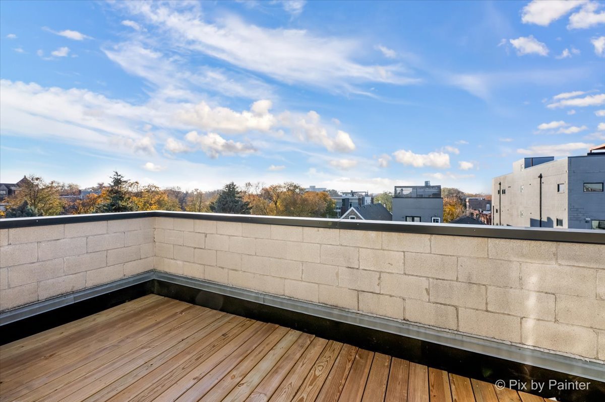 2216 N Hamilton Avenue Unit: 3