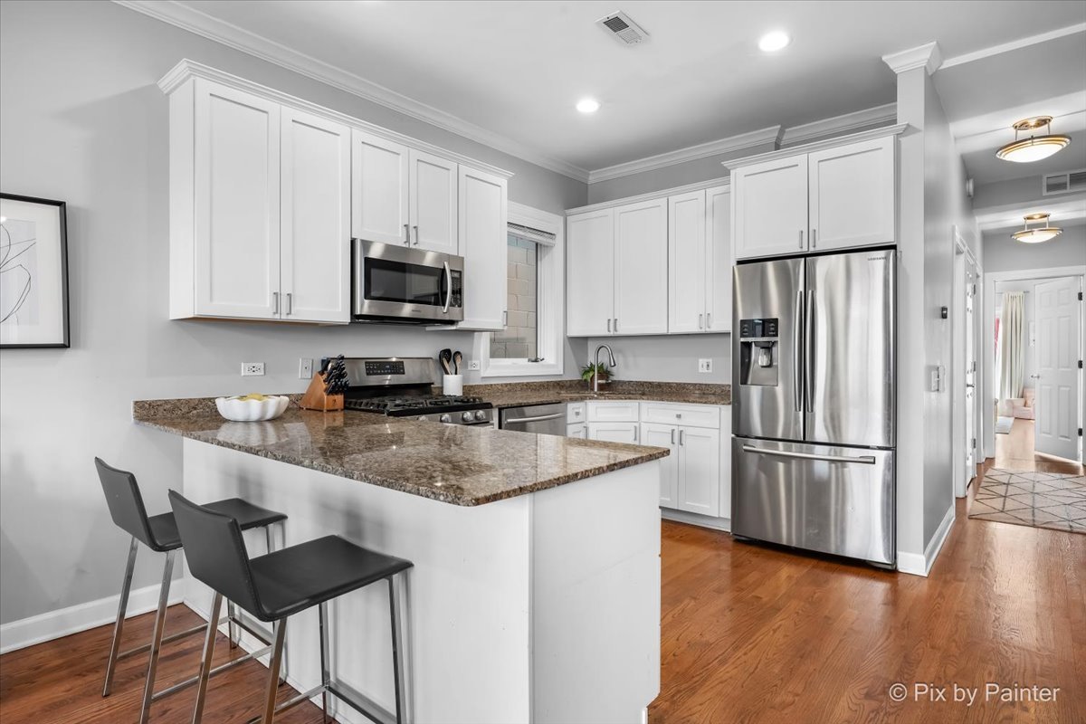 2216 N Hamilton Avenue Unit: 3