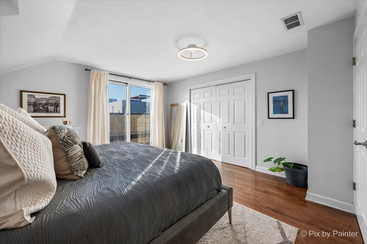 2216 N Hamilton Avenue Unit: 3