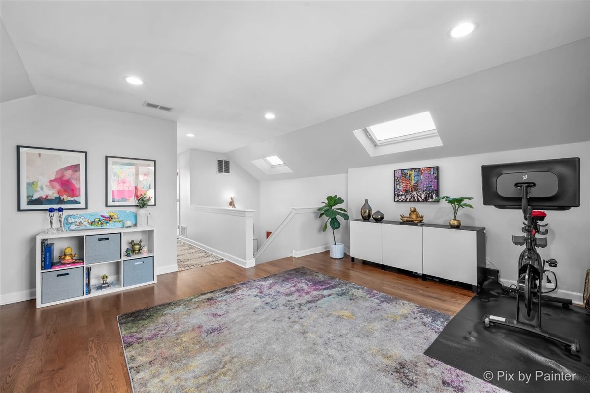 2216 N Hamilton Avenue Unit: 3