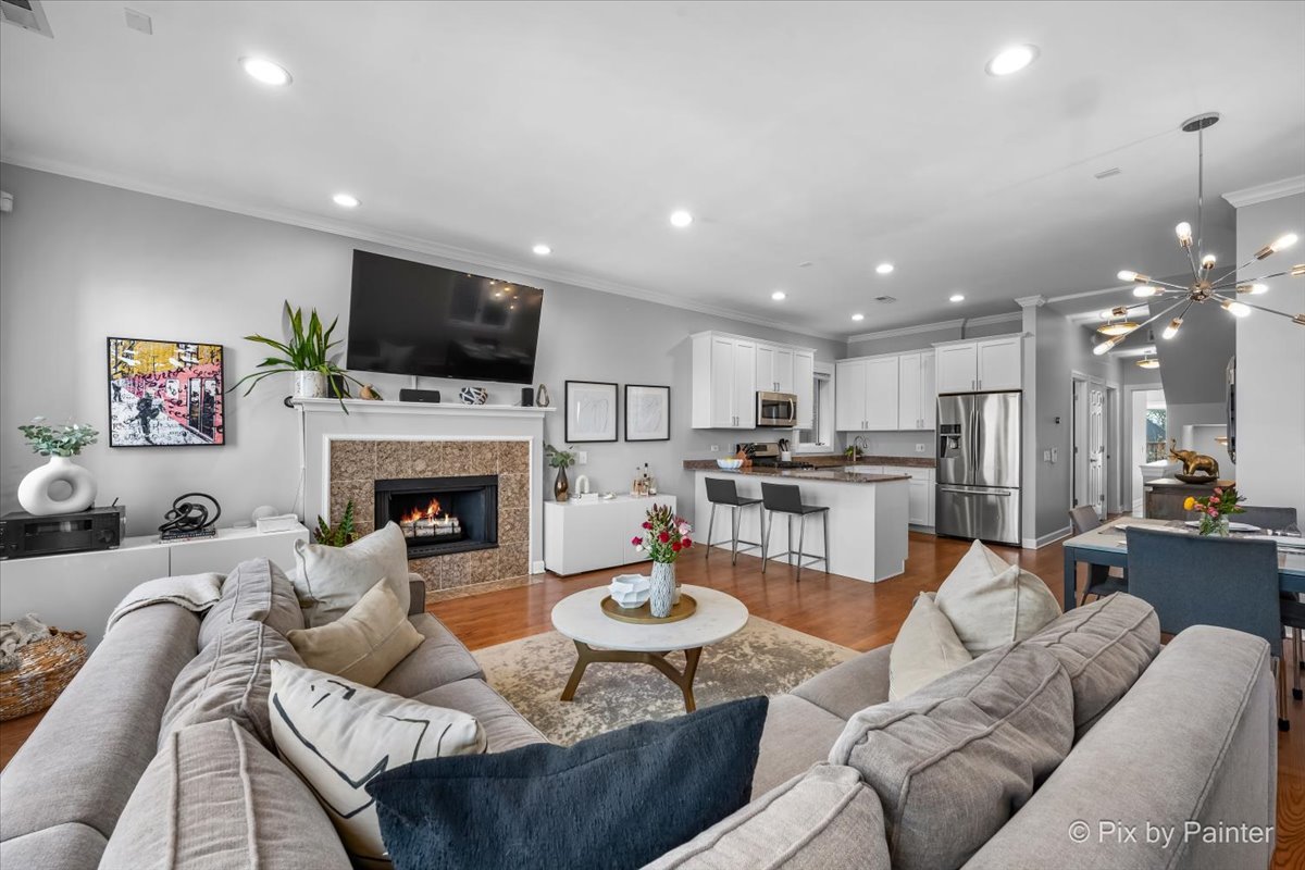 2216 N Hamilton Avenue Unit: 3