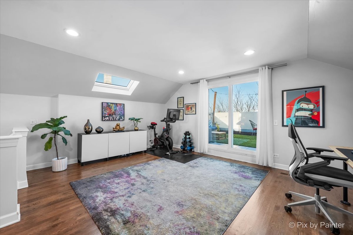 2216 N Hamilton Avenue Unit: 3