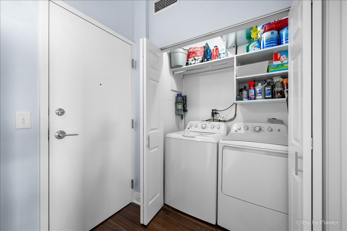 1546 N Orleans Street Unit: 1001