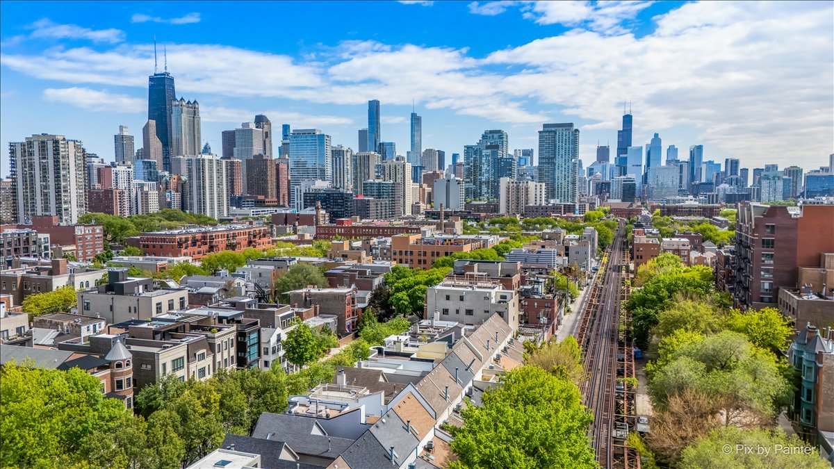 1546 N Orleans Street Unit: 1001